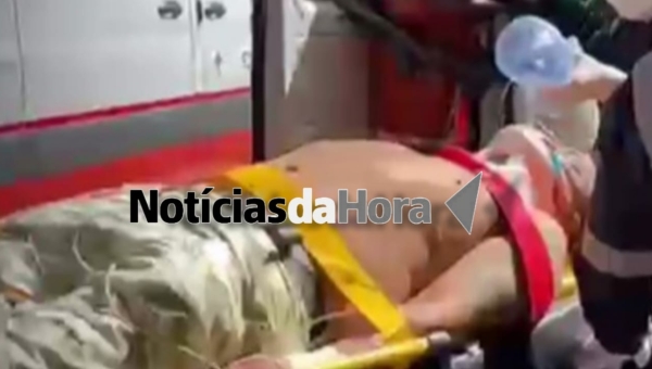 Motociclista tenta ultrapassar pela direita e acaba sofrendo grave acidente na Jarbas Passarinho